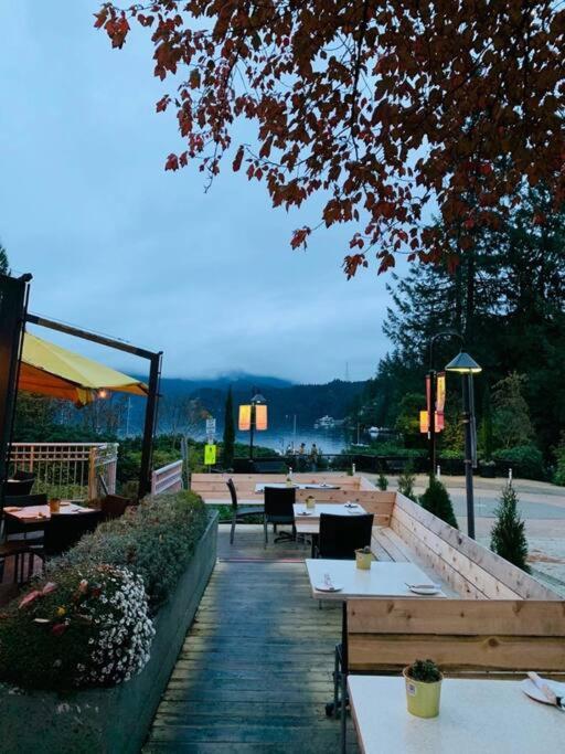 Villa Oceanfront Zen North Vancouver Exterior foto
